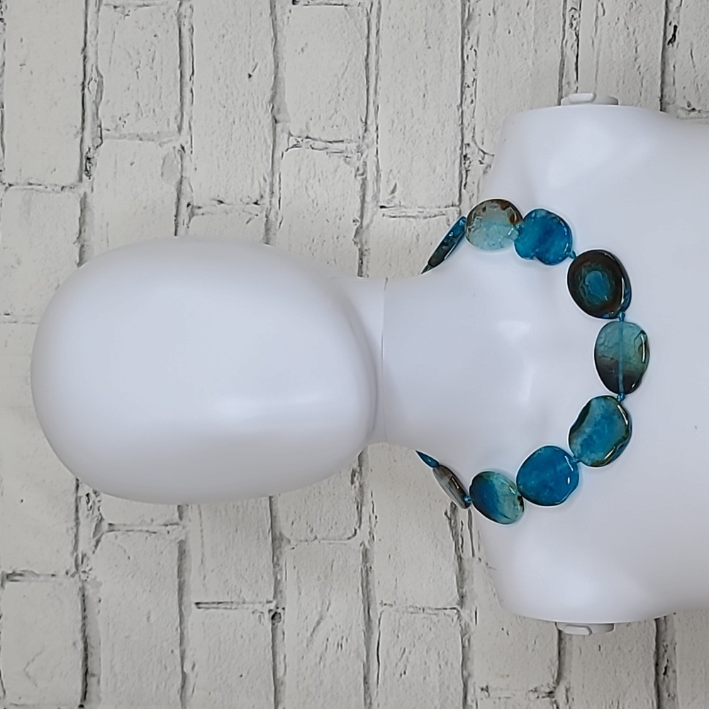 Iris & Lily Genuine Smooth Blue Agate Gemstone Statement Bib/Collar Necklace NWT